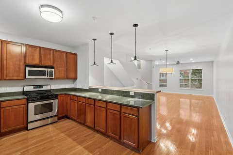 Tiny photo for 521 Chicago Avenue #H, Evanston, IL 60202 (MLS # 12735041)