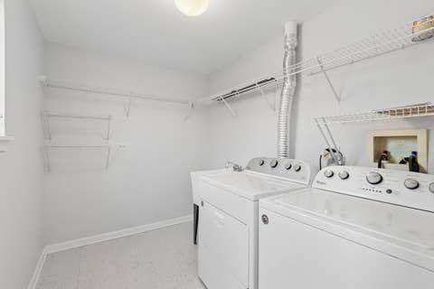 Tiny photo for 521 Chicago Avenue #H, Evanston, IL 60202 (MLS # 12735041)