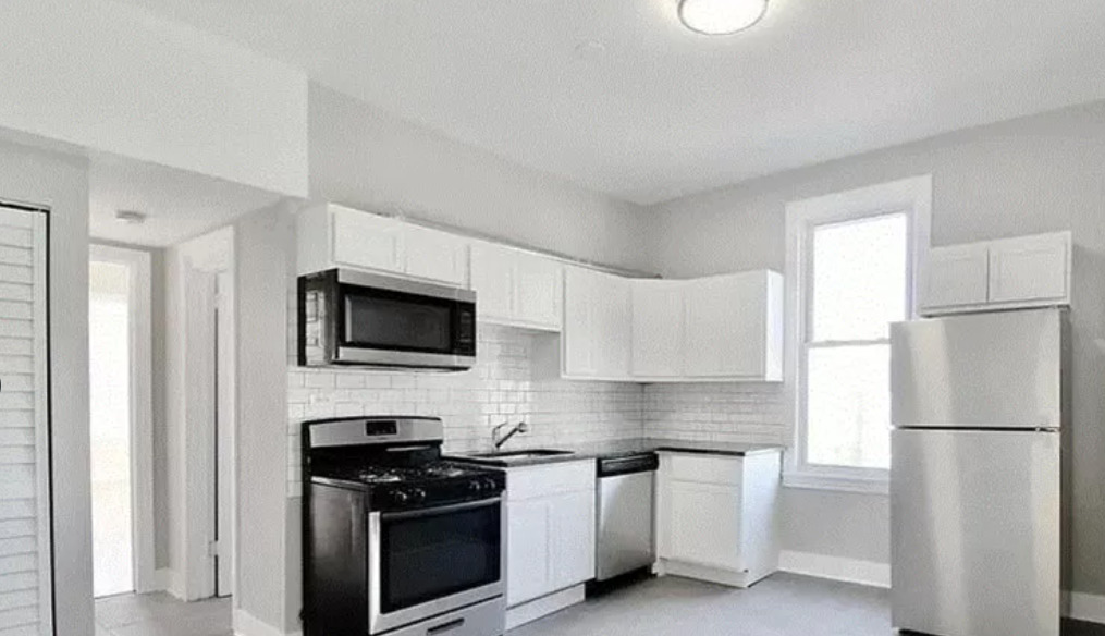 3758 W McLean Avenue CH1