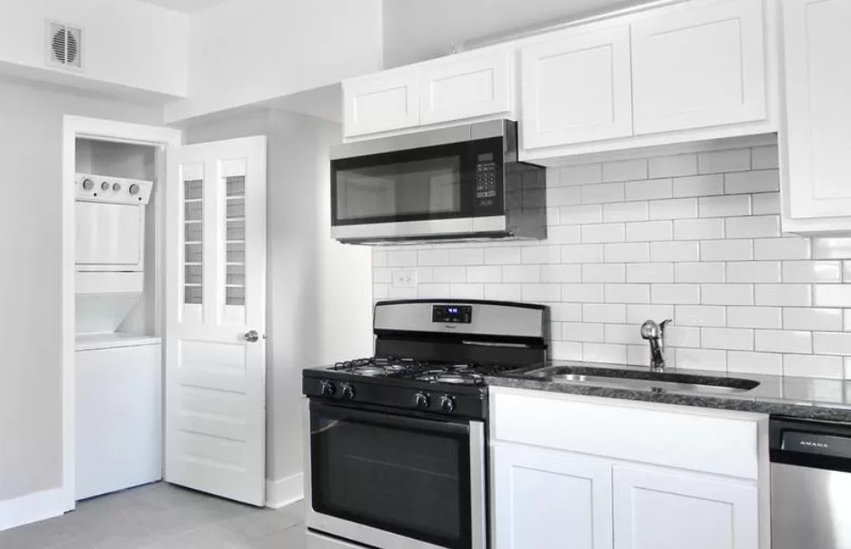 3758 W McLean Avenue CH1