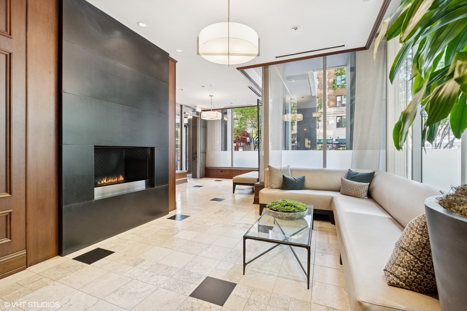 1035 N Dearborn Street 5W