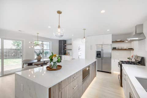 Tiny photo for 132 Mohawk Drive, Clarendon Hills, IL 60514 (MLS # 12688324)