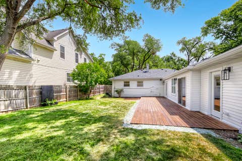 Tiny photo for 132 Mohawk Drive, Clarendon Hills, IL 60514 (MLS # 12688324)