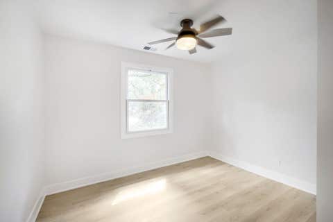 Tiny photo for 132 Mohawk Drive, Clarendon Hills, IL 60514 (MLS # 12688324)