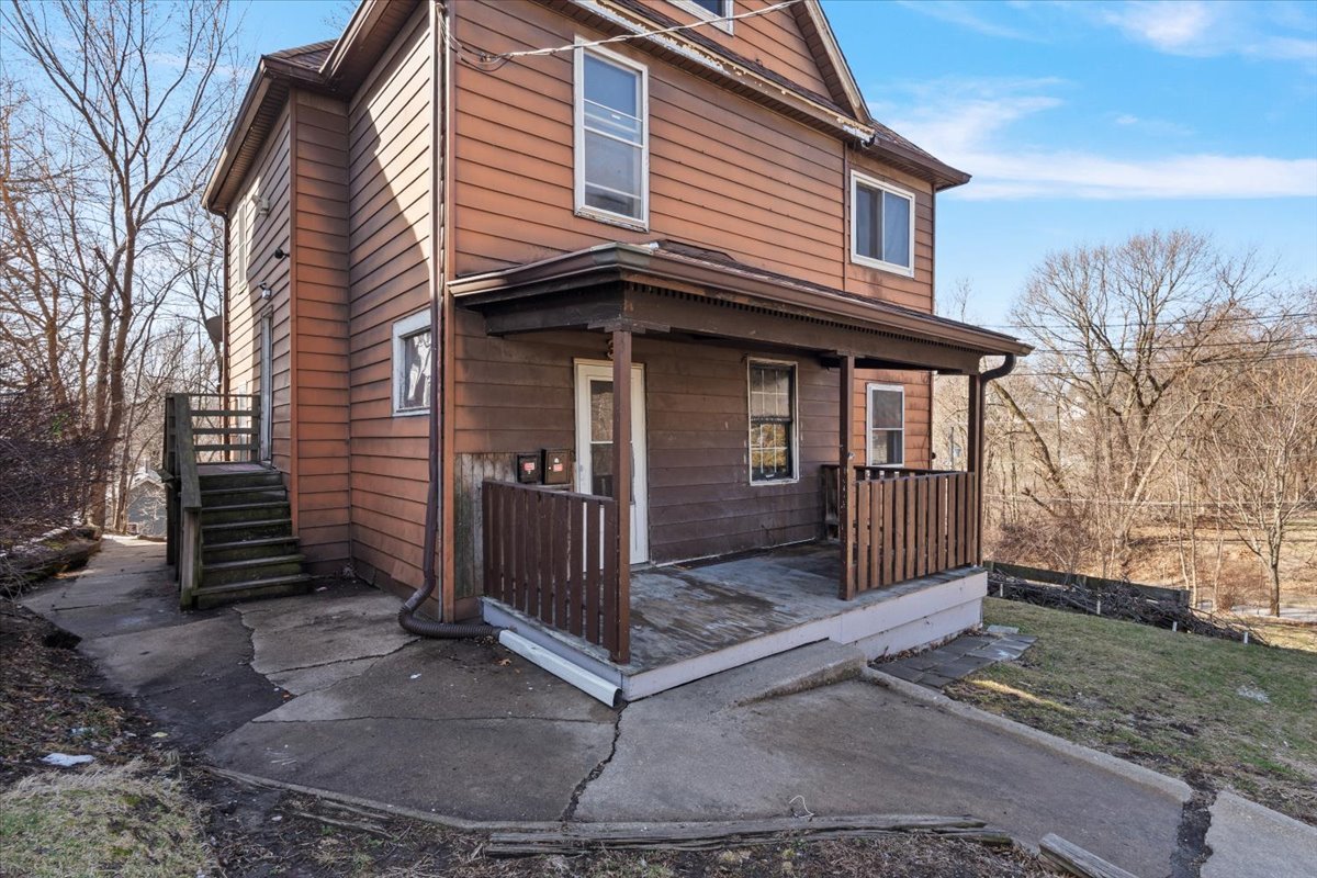 3 Riverview Place