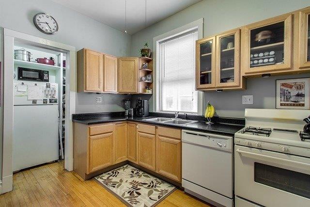 4817 N Winchester Avenue 2