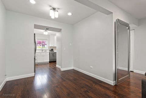 Tiny photo for 5218 Willow Court, Gurnee, IL 60031 (MLS # 12632782)