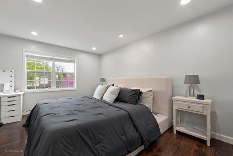 Tiny photo for 5218 Willow Court, Gurnee, IL 60031 (MLS # 12632782)