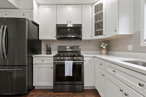 Tiny photo for 5218 Willow Court, Gurnee, IL 60031 (MLS # 12632782)