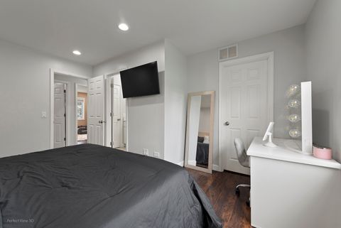 Tiny photo for 5218 Willow Court, Gurnee, IL 60031 (MLS # 12632782)