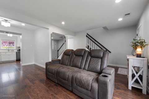 Tiny photo for 5218 Willow Court, Gurnee, IL 60031 (MLS # 12632782)