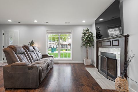 Tiny photo for 5218 Willow Court, Gurnee, IL 60031 (MLS # 12632782)