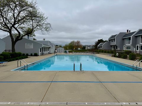 Tiny photo for 5218 Willow Court, Gurnee, IL 60031 (MLS # 12632782)