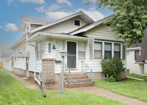 Photo of 2014 33rd Street, Rock Island, IL 61201 (MLS # 12702614)