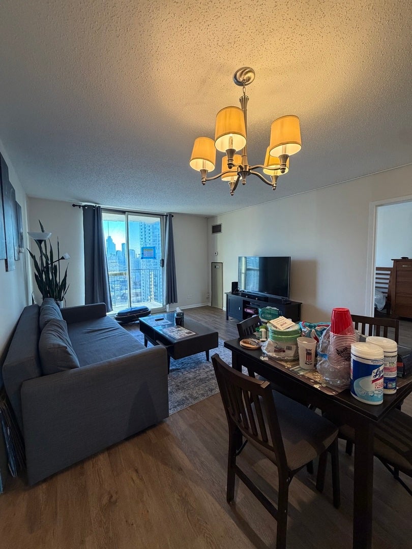 1212 N La Salle Street 2605