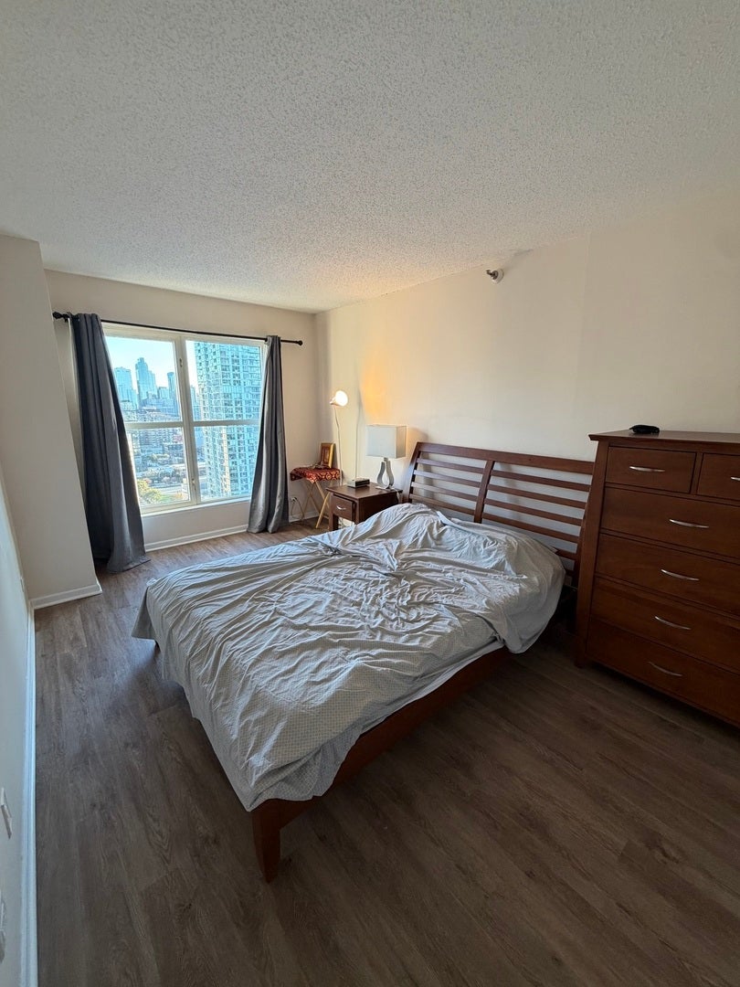 1212 N La Salle Street 2605