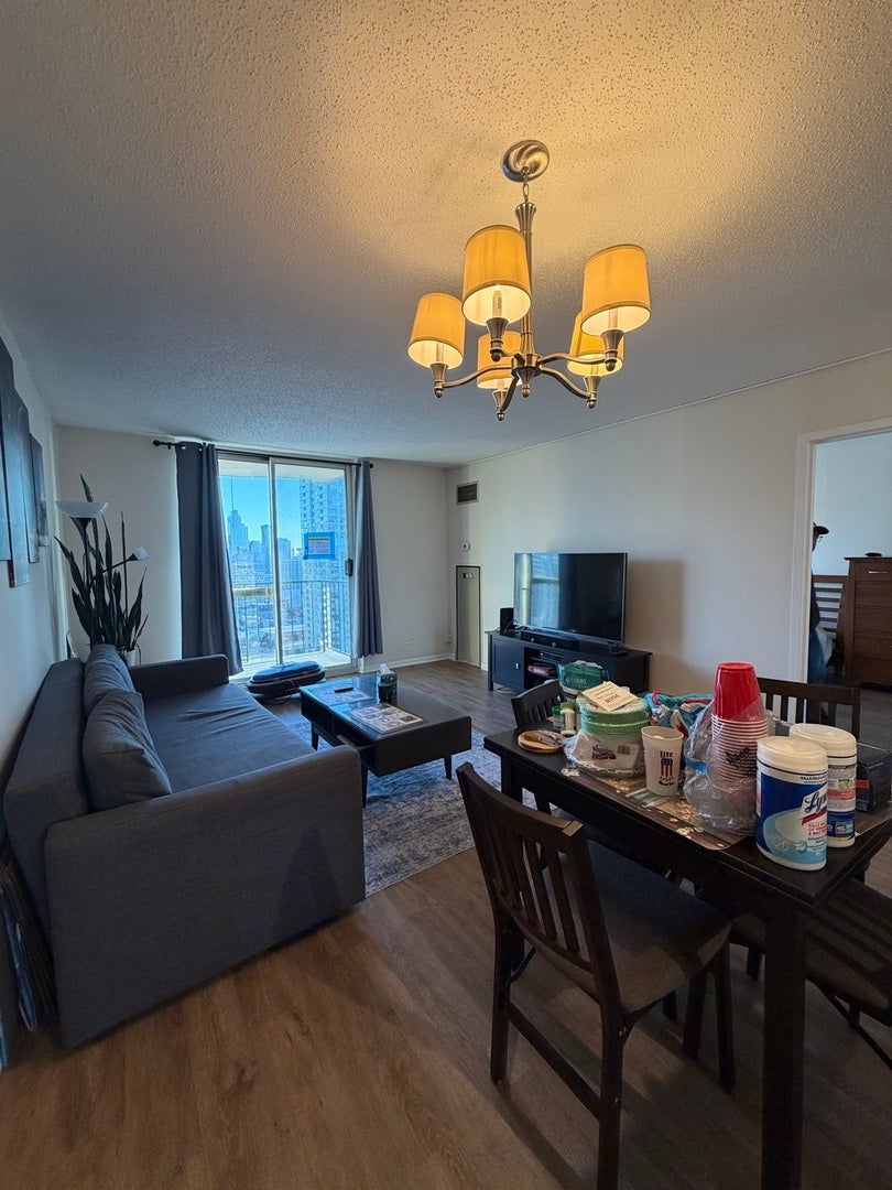 1212 N La Salle Street 2605