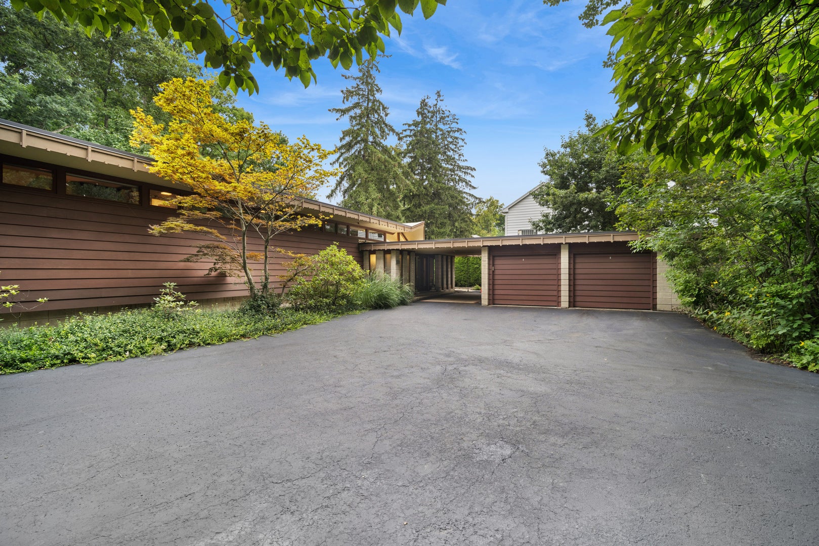 1120 Ridgewood Drive