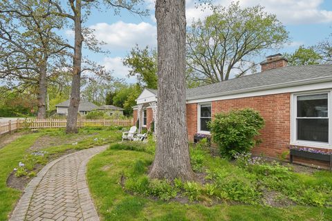 14 E WOODLAND Road Lake Bluff IL 60044
