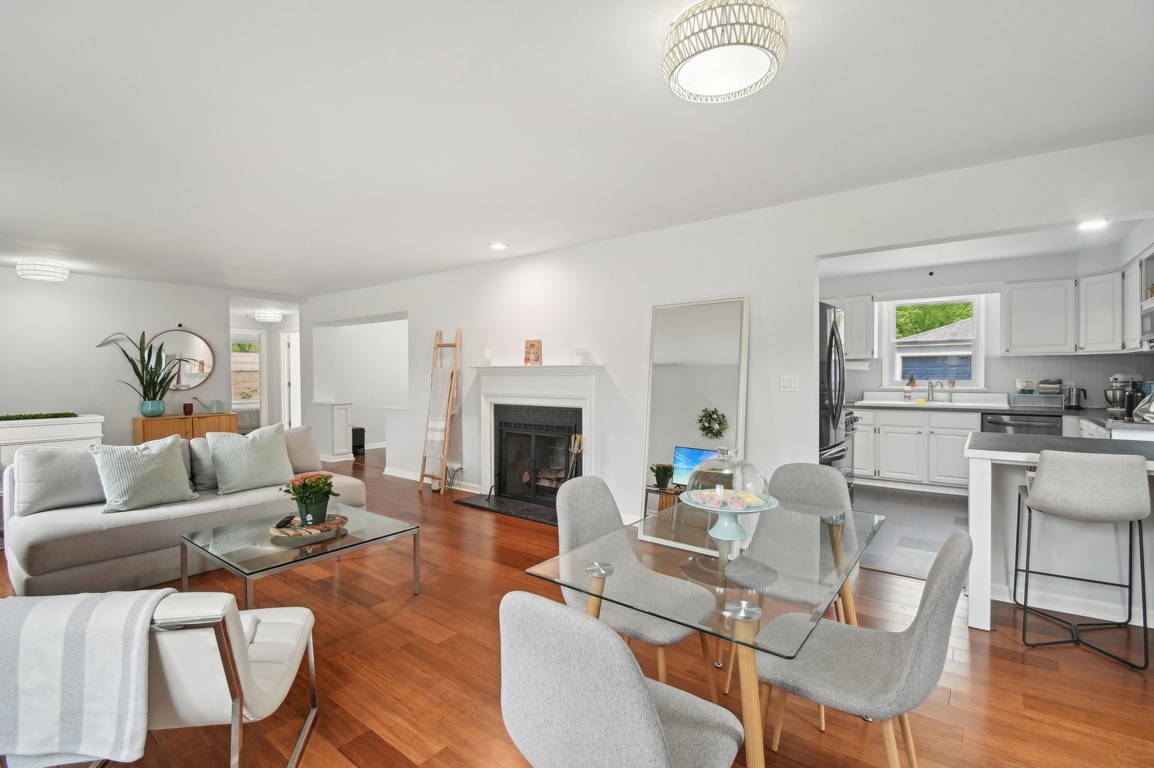 14 E WOODLAND Road