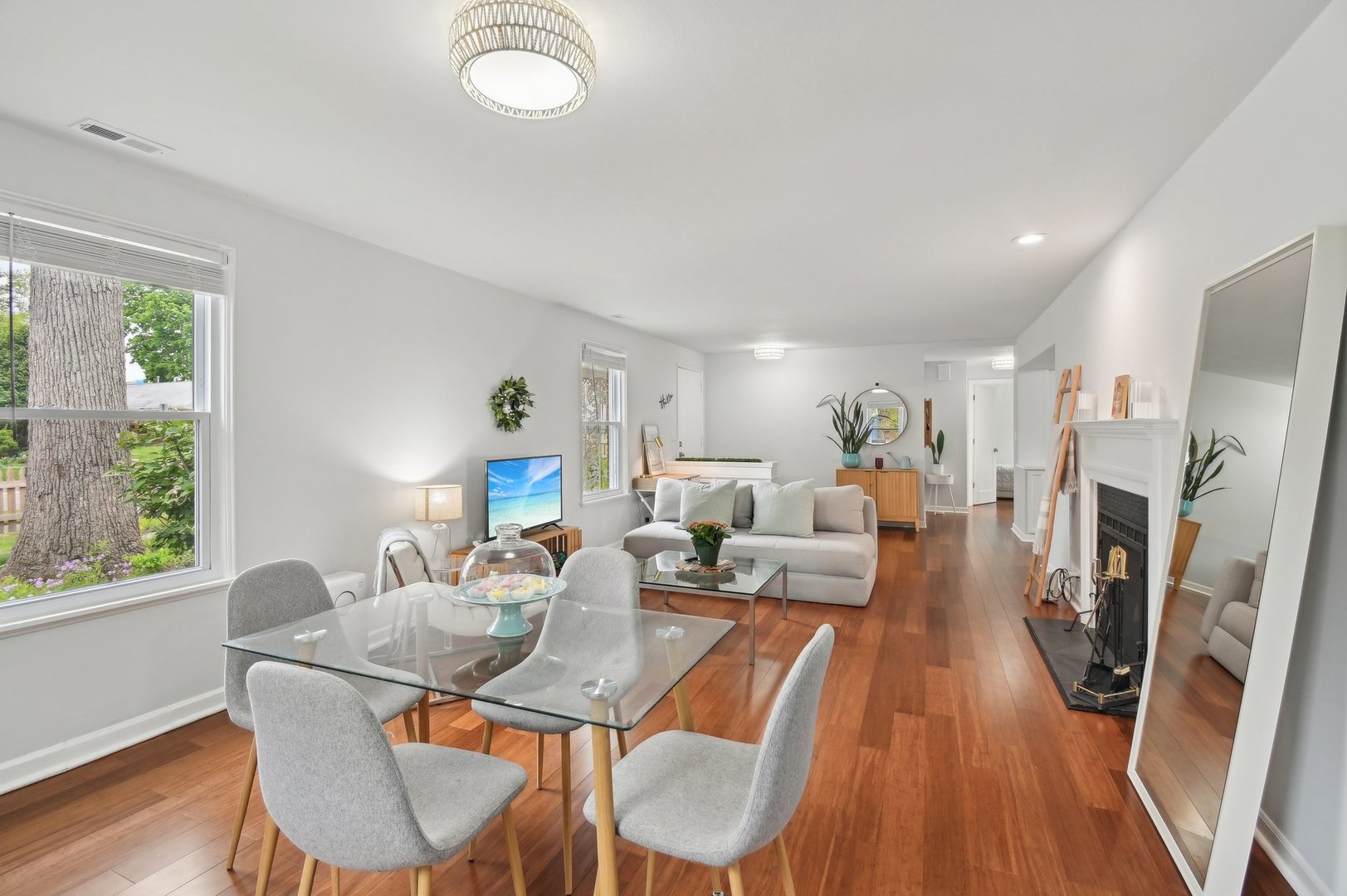 14 E WOODLAND Road