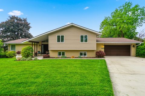 Photo of 1107 VALLEY Lane, Lockport, IL 60441 (MLS # 12636741)