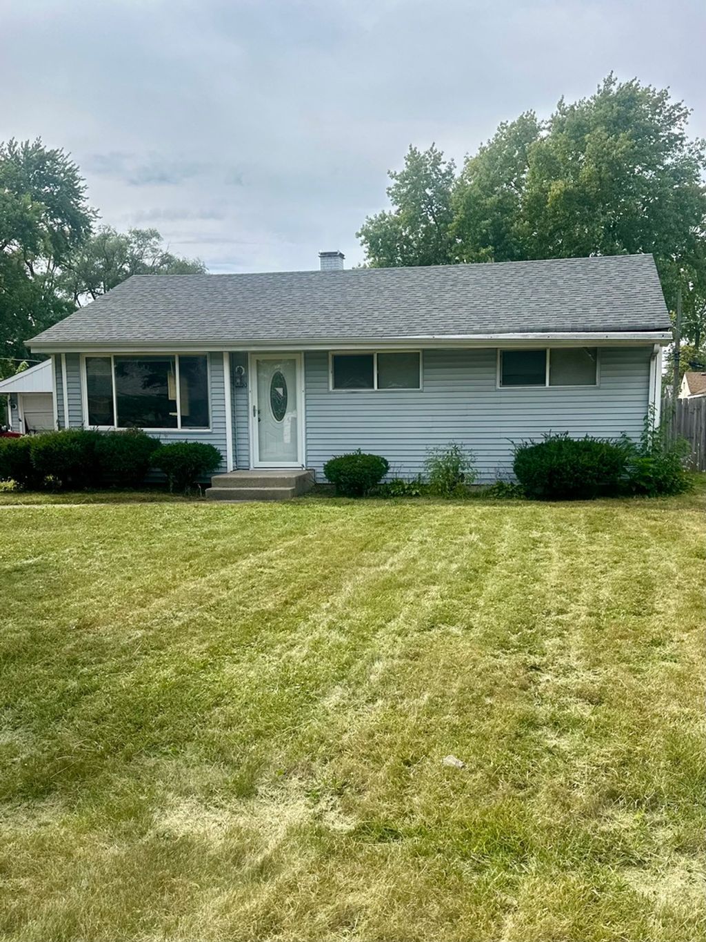 Photo for 8020 S 83rd Court, Justice, IL 60458 (MLS # 12472249)