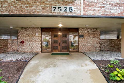 Tiny photo for 7525 W Lawrence Avenue #505, Harwood Heights, IL 60706 (MLS # 12733608)