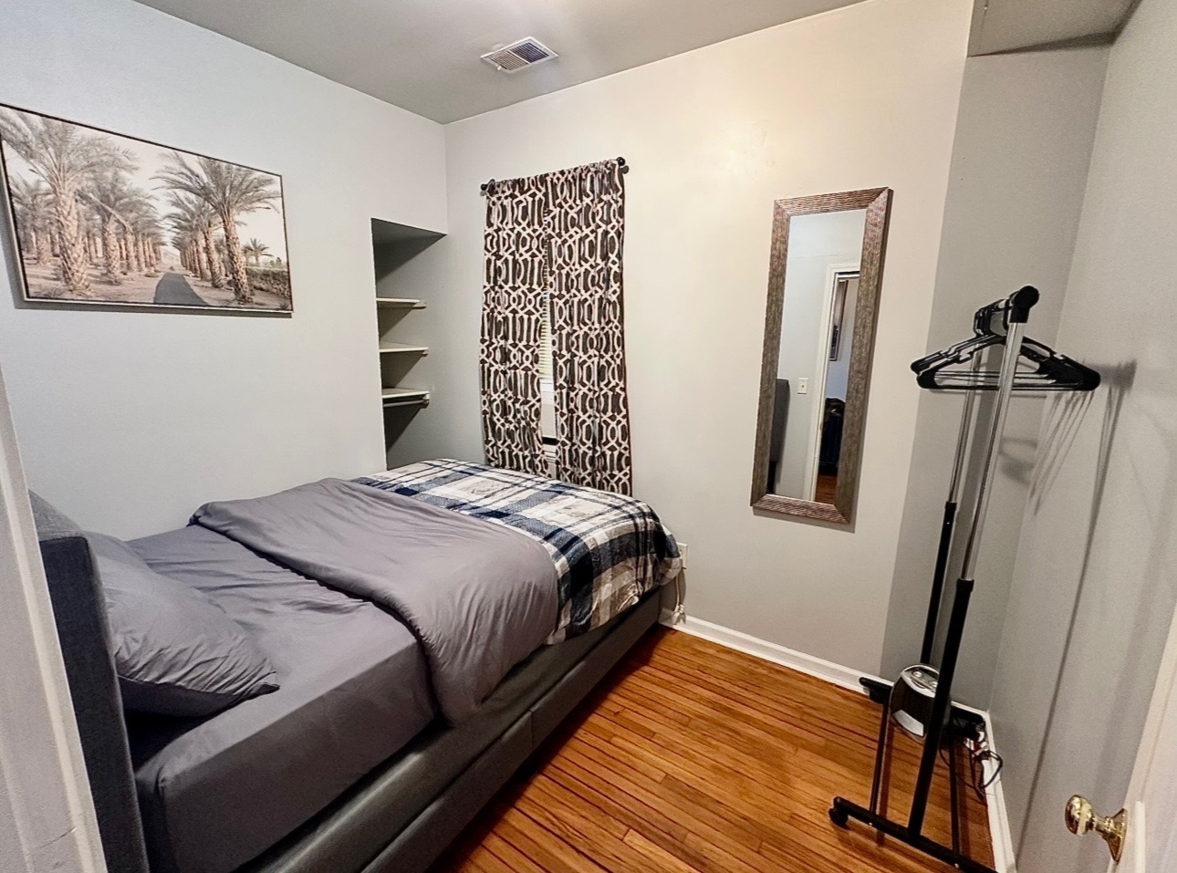 1903 W Fullerton Avenue