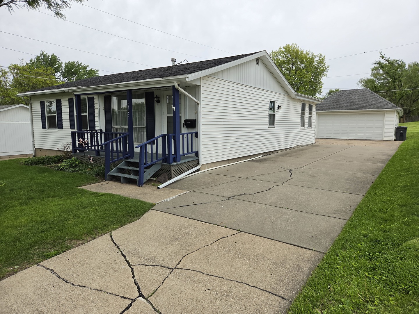 1105 6th Street W