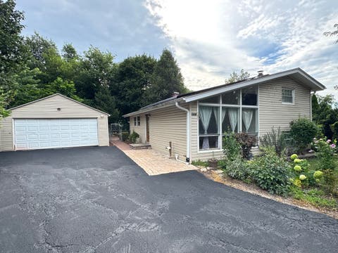 Photo of 1008 Adams Court, Carpentersville, IL 60110 (MLS # 12721156)