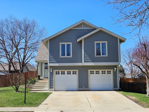 Photo of 126 Borris Circle, Streamwood, IL 60107 (MLS # 12612495)