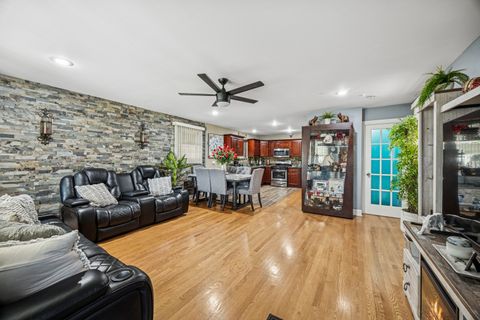 Tiny photo for 7535 W 63 Place, Summit, IL 60501 (MLS # 12494099)