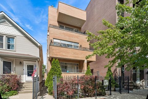 3052 N Oakley Avenue 3 Chicago IL 60618