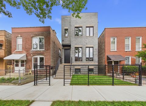Photo of 2638 W Superior Street, Chicago, IL 60612 (MLS # 12635275)