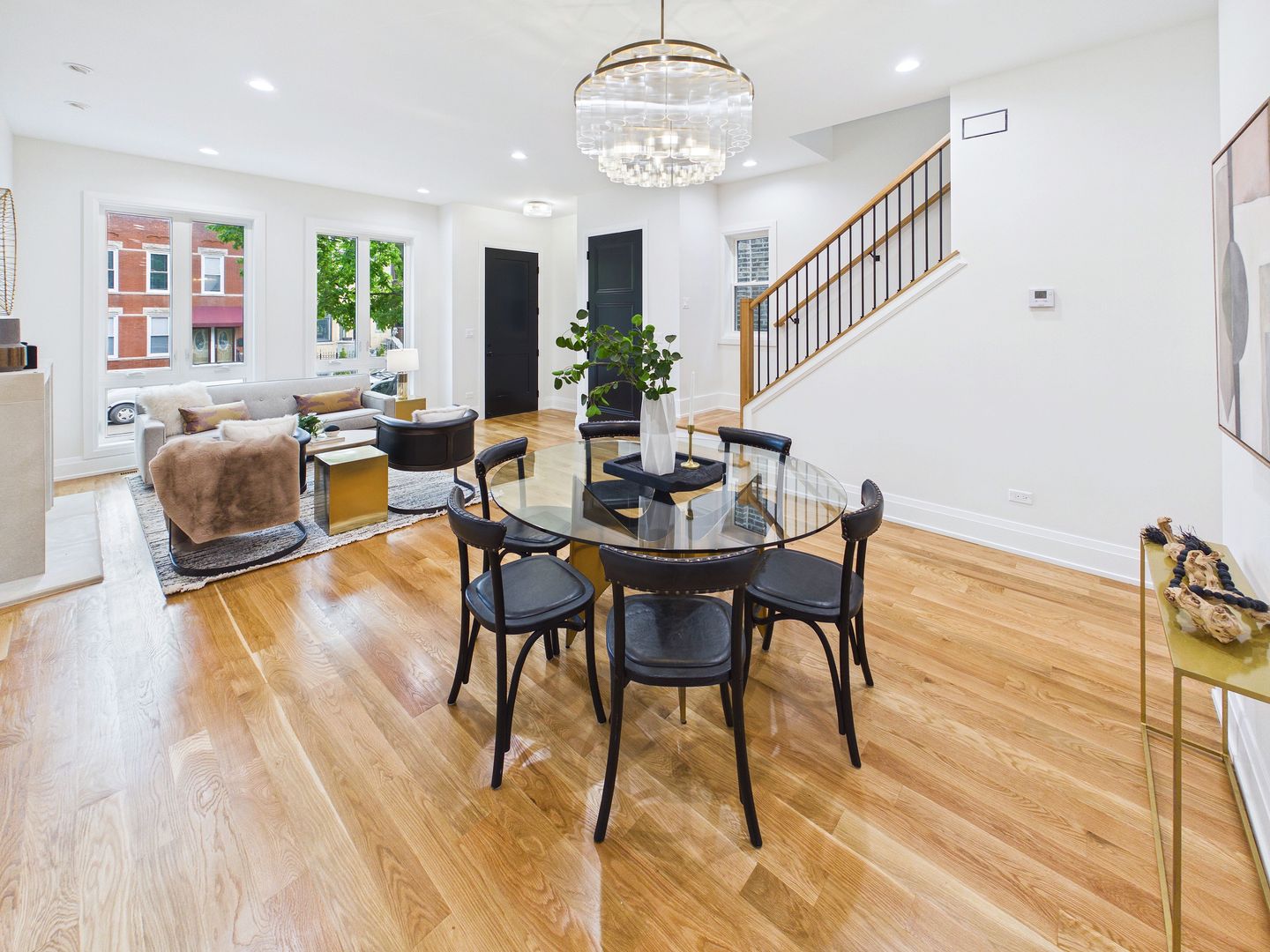 2638 W Superior Street