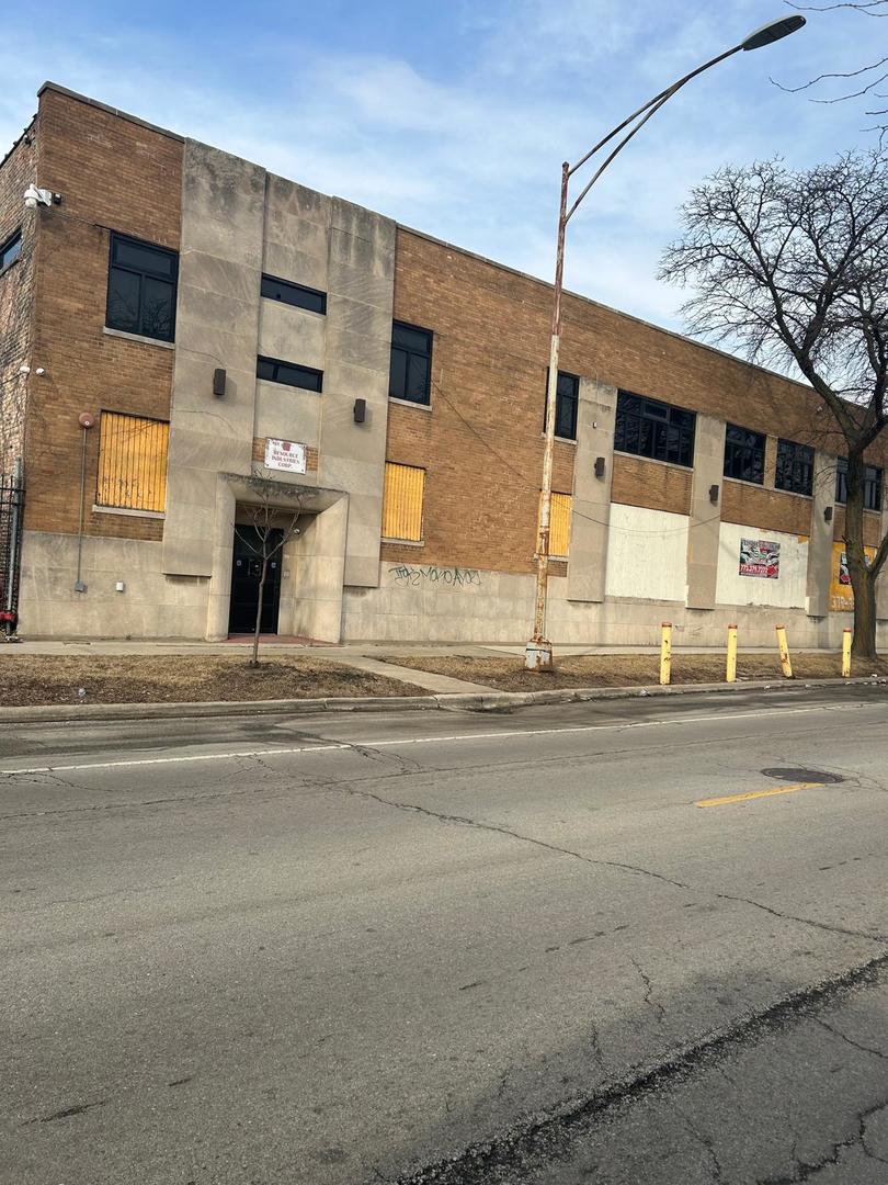 4630 W Augusta Boulevard