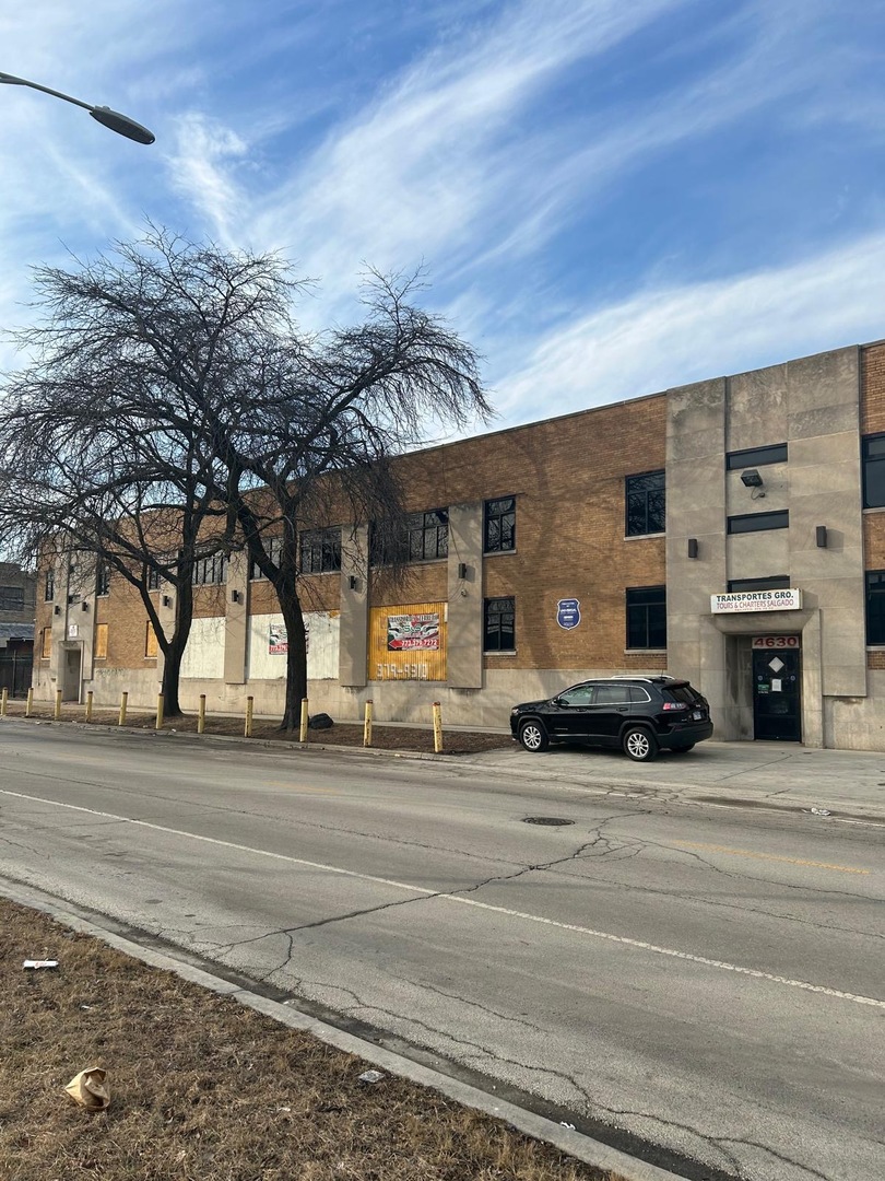 4630 W Augusta Boulevard