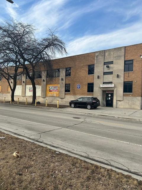 4630 W Augusta Boulevard Chicago IL 60651