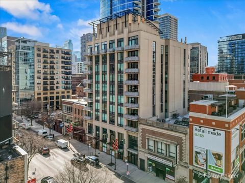 Photo of 744 N Clark Street #705, Chicago, IL 60654 (MLS # 12611427)
