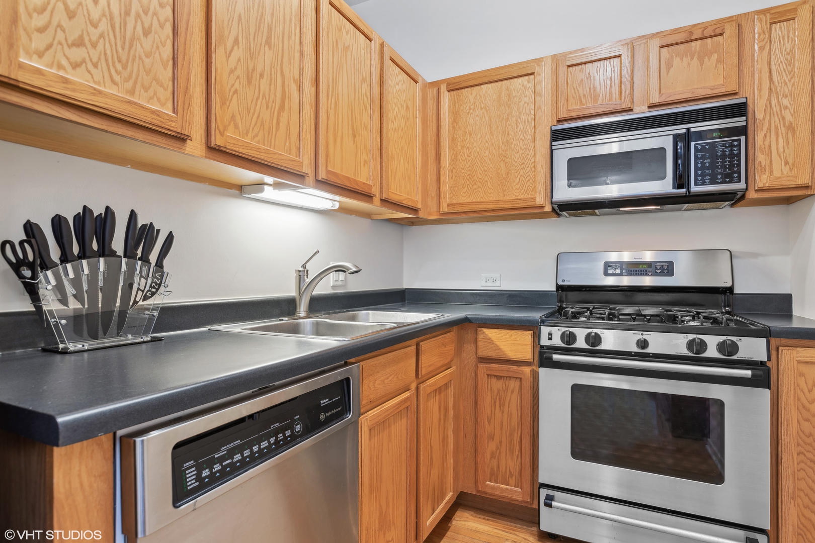 208 W Washington Street 1801