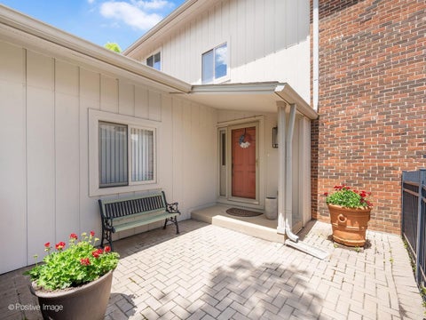 Tiny photo for 19W182 Ginny Lane E #182, Oak Brook, IL 60523 (MLS # 12673080)