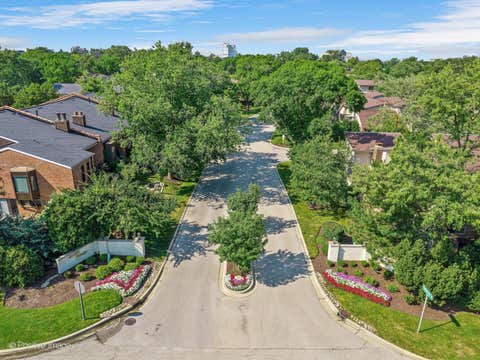 Tiny photo for 19W182 Ginny Lane E #182, Oak Brook, IL 60523 (MLS # 12673080)