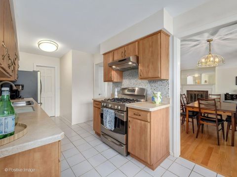 Tiny photo for 19W182 Ginny Lane E #182, Oak Brook, IL 60523 (MLS # 12673080)