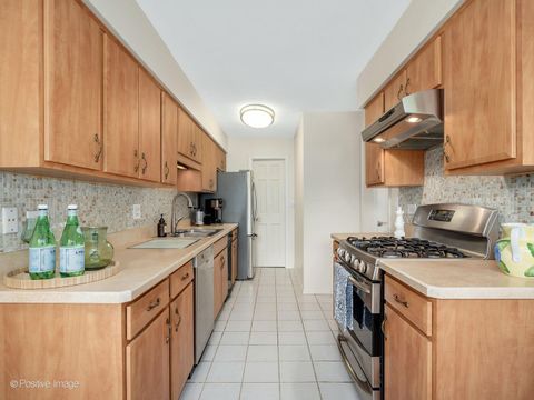Tiny photo for 19W182 Ginny Lane E #182, Oak Brook, IL 60523 (MLS # 12673080)