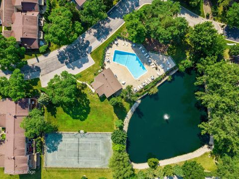 Tiny photo for 19W182 Ginny Lane E #182, Oak Brook, IL 60523 (MLS # 12673080)