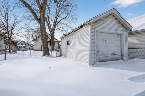 Tiny photo for 1427 N Court Street, Rockford, IL 61103 (MLS # 12595095)