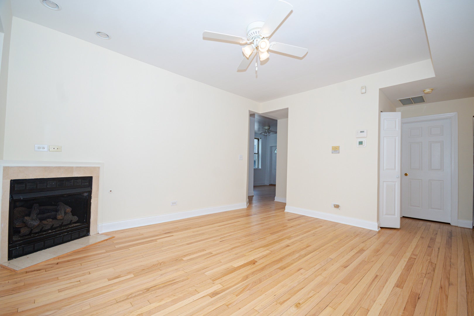 2306 W Jarvis Street 1