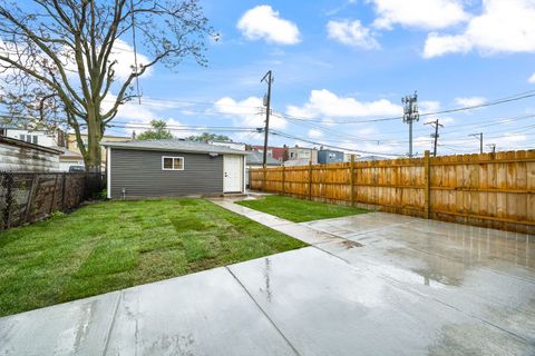 Tiny photo for 1132 N Waller Avenue, Chicago, IL 60651 (MLS # 12632545)