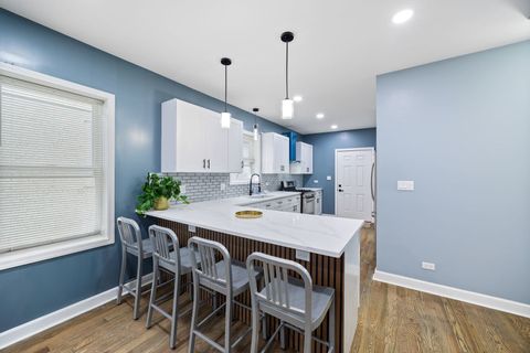Tiny photo for 1132 N Waller Avenue, Chicago, IL 60651 (MLS # 12632545)